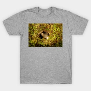 mouse in a mossy hole T-Shirt